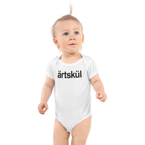 White Baby Bodysuit with black artskul logo. The ärtskül baby onesies are handprinted in the USA on 100% soft premium combed ring-spun cotton using Italian eco-friendly water-based inks.  Artskul baby bodysuits are the perfect shower gift and an excellent baby outfit for cute and unforgettable Instagram photos. Save the smiles forever with an adorable baby onesie for your baby lifestyle photos. 
